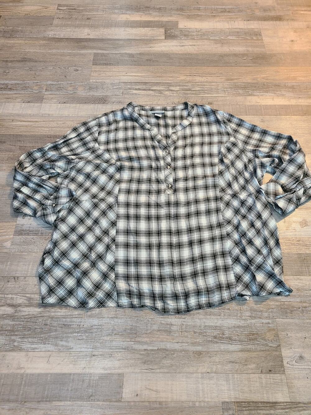 Catherines 3x women's partial button down plaid blouse